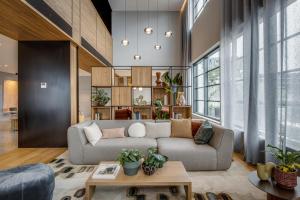 Richmond Apartments with Urban Rest