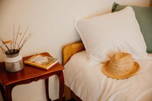 Maisons d'hotes Les Bucoliques de la Noe : Chambre Triple - Vue sur Jardin