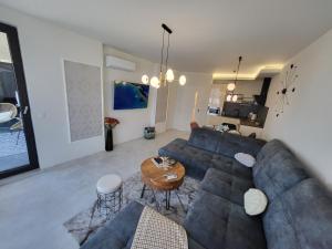 Sea view luxury appartment-parking