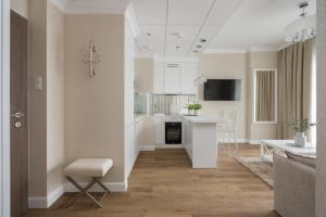 Sand Crystal Premium Apartment by BookingHost