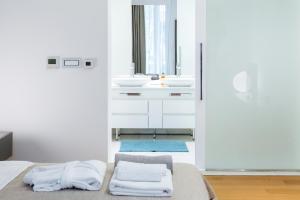 Luxury Waterfront Villa at Dukly Gardens