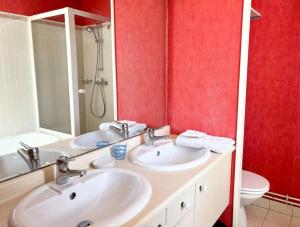 Maisons de vacances Belle maison familiale - Proche Golf National : photos des chambres