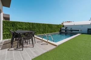 Aqua Villa, with jacuzzi and private pool