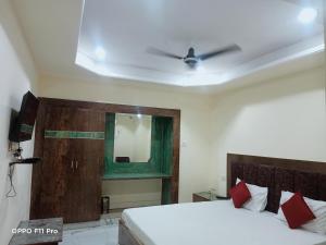 Hotel Ambassador Inn