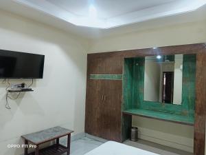 Hotel Ambassador Inn