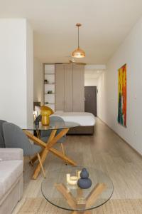 Vivienne by halu!, Apartment in the center