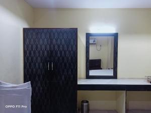 Hotel Ambassador Inn