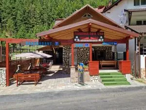 Pensiunea Cota 1200 Piscul Negru - Arefu