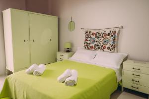 Captains Spacious House Near The Beach - Happy Rentals