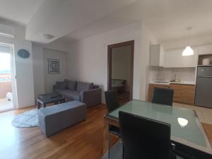 Apartment 28