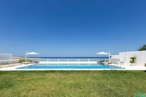 Dar Barsha: Beach front white sand and happiness - Uzalis