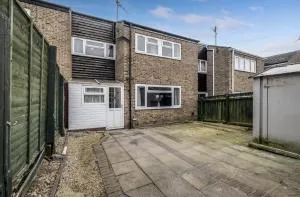 Spacious 4 Bedroom House private parking - 阿什利