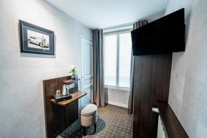 Single Room room in Hotel de la Paix Tour Eiffel
