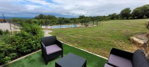 B&B / Chambres d'hotes Le petit nid du Quercy : Chambre Double avec Terrasse