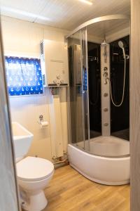 Marský Vlk - zážitkový houseboat a wellness