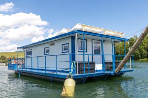 Marský Vlk - zážitkový houseboat a wellness