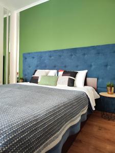 Апартаменти з прекрасним панорамним видом на замок та гори