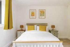 Stylish Cotswolds Retreat nestled between Bath and Castle Combe - Tormarton