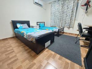 Cairo Nasr City - 15minutes from Airport - private single room with shared bathroom - غرفة مفردة خاصة مع حمام مشترك - chambre simple privée avec salle de bain partagée - одноместный отдельный номер ?