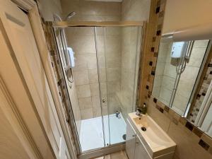 Brighton Beachside City Gem 7 Min Walk to Shore 1 Bed 1 Bath