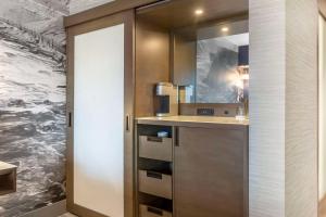 King Room - Disability Access/Non Smoking  room in Cambria Hotel Niagara Falls
