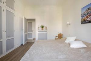 NEWLY RENOVATED! Harbour View on Balcony Terrace