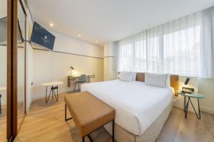 Junior Suite room in Eurostars Acteón