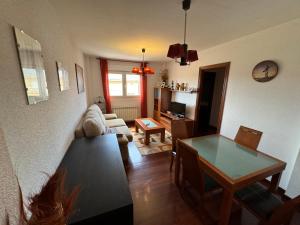 Garaje y piscina comunitaria!