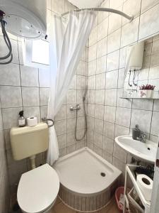 Studio apartments RAFAEL - 4 minutes to the beach