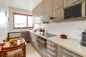 GuestReady-Spacious apartment near Exhibition Park