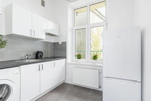 1-Bedroom Apartment with Balcony - Długa 65