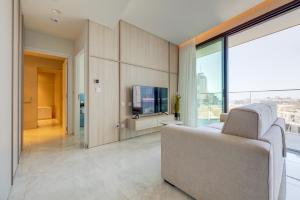 Superlative Apartment in Mercury Towers