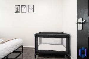 Haven Noir by CEFAS - Pool Table - City & Man Utd