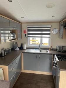 Freedom Lodge-Aviemore with FREE Starlink Superfast broadband 150mbps -bedding and towels included - Pet Free