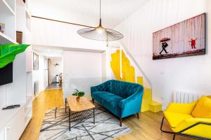 Disponible - Paris -Equipped Souplex - From 1 to 6 Guests - Departure up to 11am - Entrance from 3pm