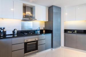 GuestReady Holiday Homes - Afterlight Roses