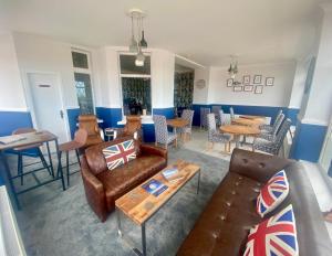 The Fossil Tree Hotel