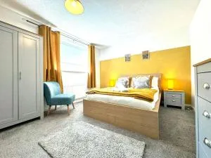 The Alnham, Large 3 bed apartment, Close to the City - 庞蒂兰