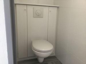 T2 RDC terrasse parking et piscine à 50 m- plage V0743