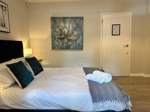 Studios 4&5 - Dedworth Road, Windsor