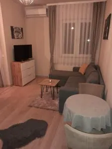Gray Apartament 2 Pristina - Sofalija