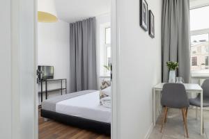 2-Bedroom Apartment - Długa 65