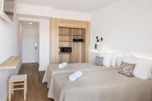 Double Room with Pool View room in htop Royal Beach