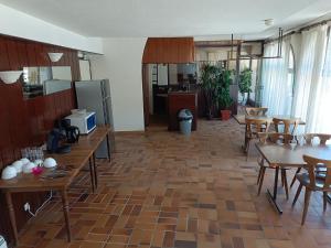 Sejours chez l'habitant Chambre Triple avec Balcon et Salle de Bains Privative 4 : photos des chambres