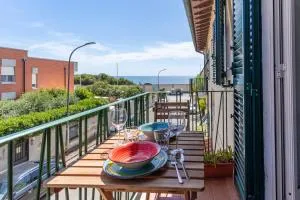 Modern Sea View Apartment with Balcony - Antignano