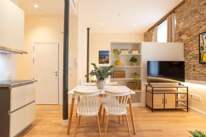 Arenal Beach by ELE Apartments