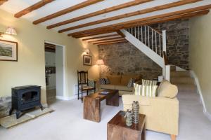 Brackendale Cottage Upperdale Peak District