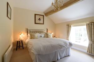 Brackendale Cottage Upperdale Peak District