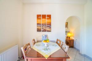 Captain Spiros Casa Bella Trio