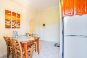 Captain Spiros Casa Bella Trio